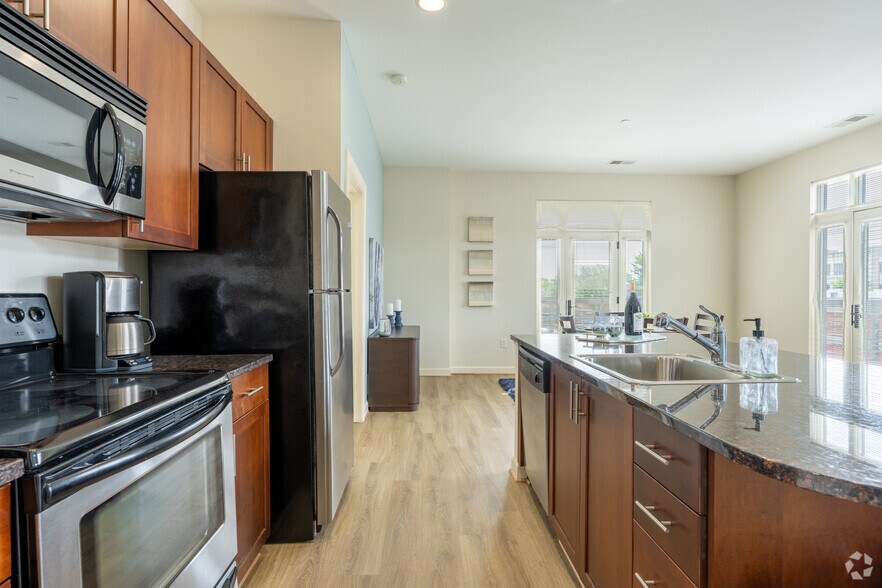 More Photos Of 670 Downey Green, Hampton Apartments For Sale