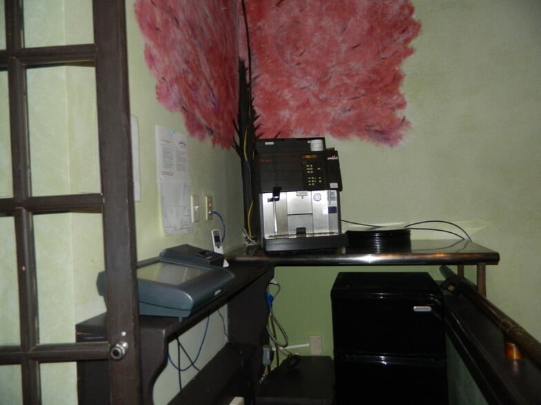 More Photos Of 304 Hawley Ave, Syracuse Restaurant For Lease