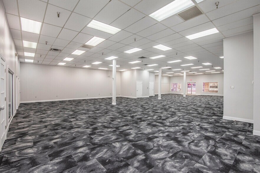 More Photos Of 201 N Riverside Ave, Saint Clair General Retail For Sale