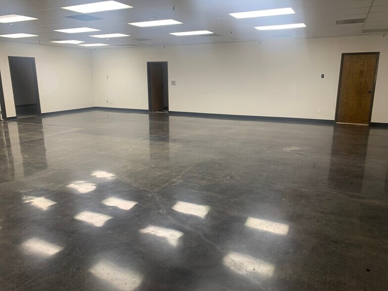 More Photos Of 3235 Sunrise Blvd, Rancho Cordova Warehouse For Lease