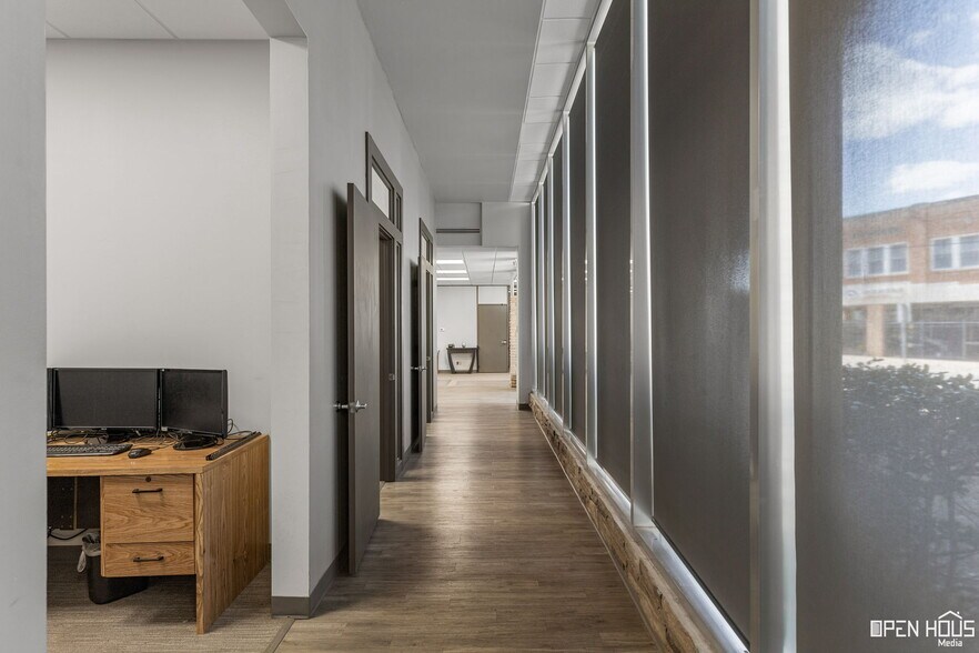 More Photos Of 915 9th St, Wichita Falls Office For Sale