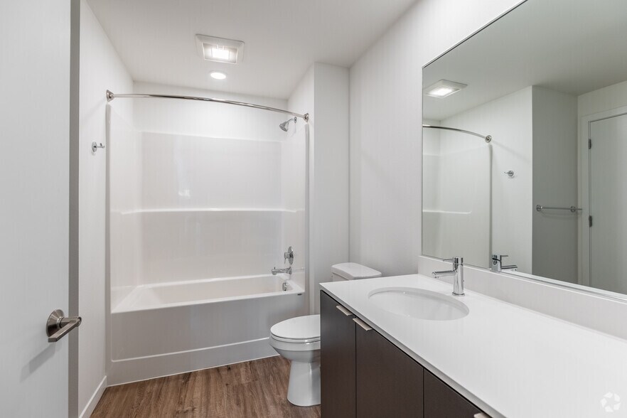 More Photos Of 1378 NW 18th Ave, Portland Apartments For Lease