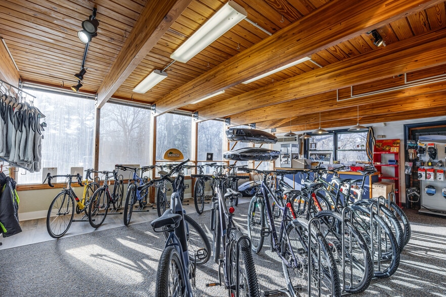 More Photos Of 830 Flory Mill Rd, Lancaster Light Manufacturing For Sale