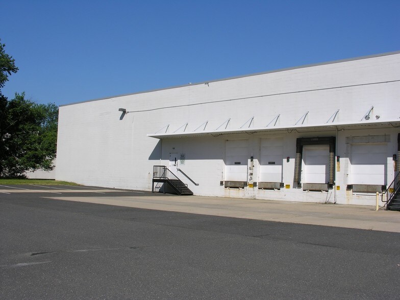 More Photos Of 541 Industrial Way W, Eatontown Warehouse For Lease