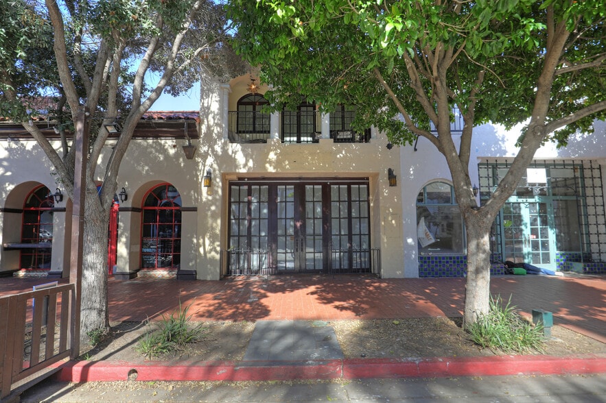 More Photos Of 532 State St, Santa Barbara Restaurant For Sale
