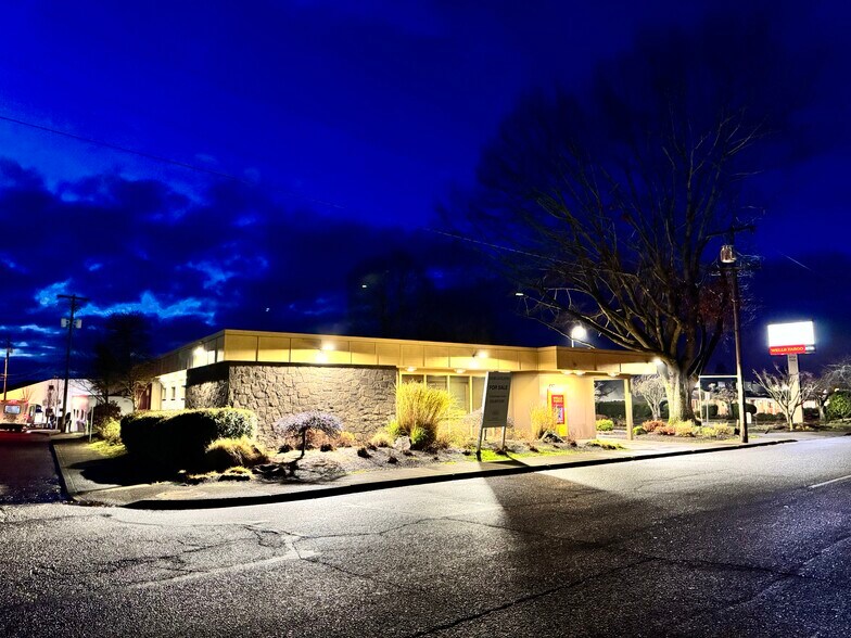 More Photos Of 200 Center Ave, Molalla Bank For Sale