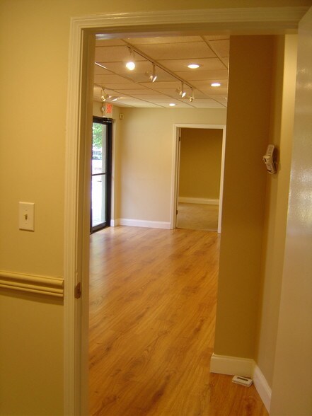 More Photos Of 500 Bishop St, Atlanta Theater Concert Hall For Lease