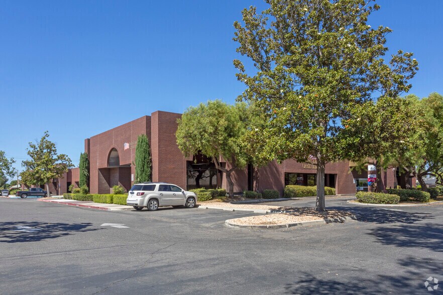 More Photos Of 3610-3650 E Ashlan Ave, Fresno Office For Lease