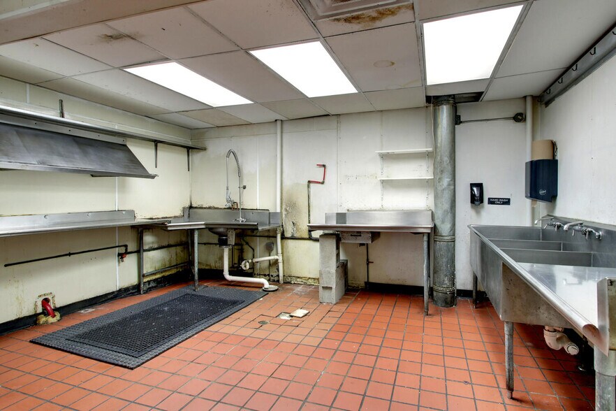 More Photos Of 4403 Broadway St, Quincy Office For Lease