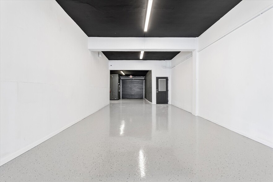More Photos Of 1500 NW 36th St, Miami Storefront Retail Office For Lease