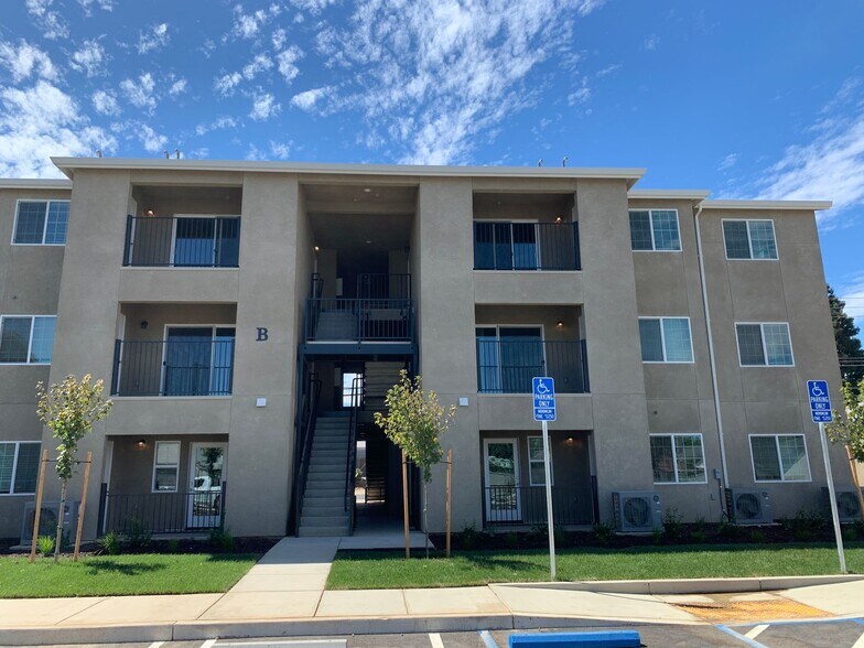 More Photos Of 2531 W Rumble Rd, Modesto Apartments For Sale