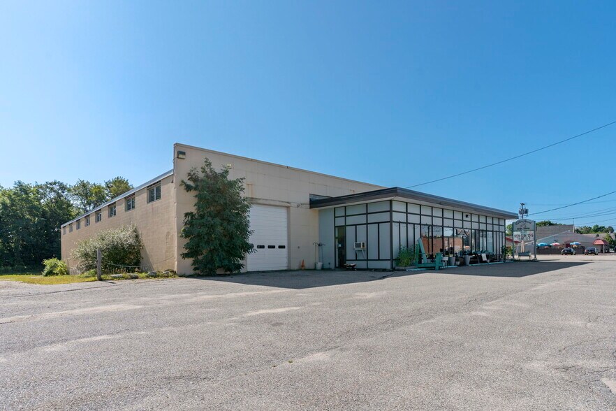 More Photos Of 777-785 Main St, Lewiston Warehouse For Lease