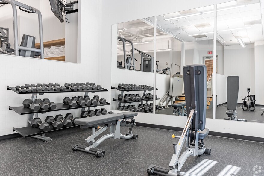 More Photos Of 10 10th St, Atlanta Office For Lease