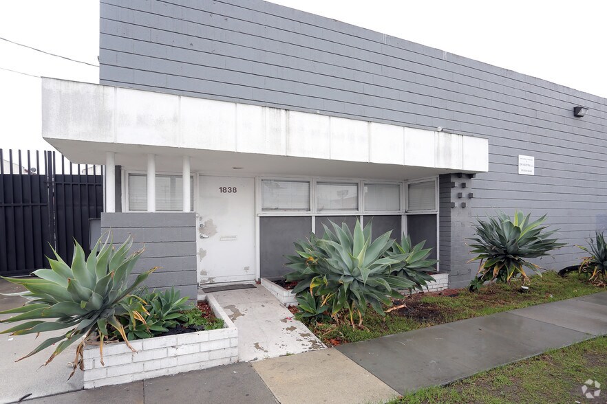 More Photos Of 1838 W 144th St, Gardena Warehouse For Sale