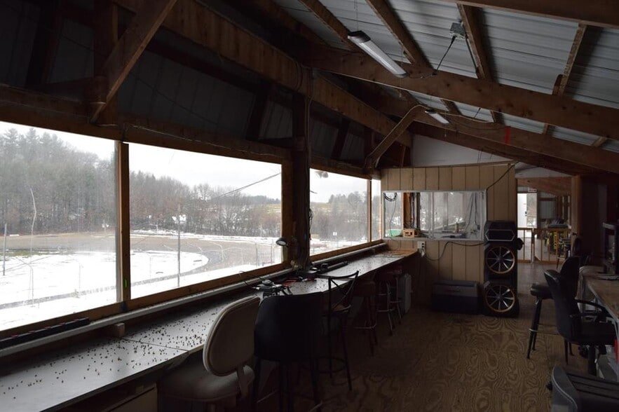 More Photos Of 11215 Flagstaff Rd, Tomah Racetrack For Sale