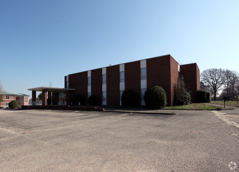 More Photos Of 3411 Covington Pike, Memphis Religious Facility For Sale