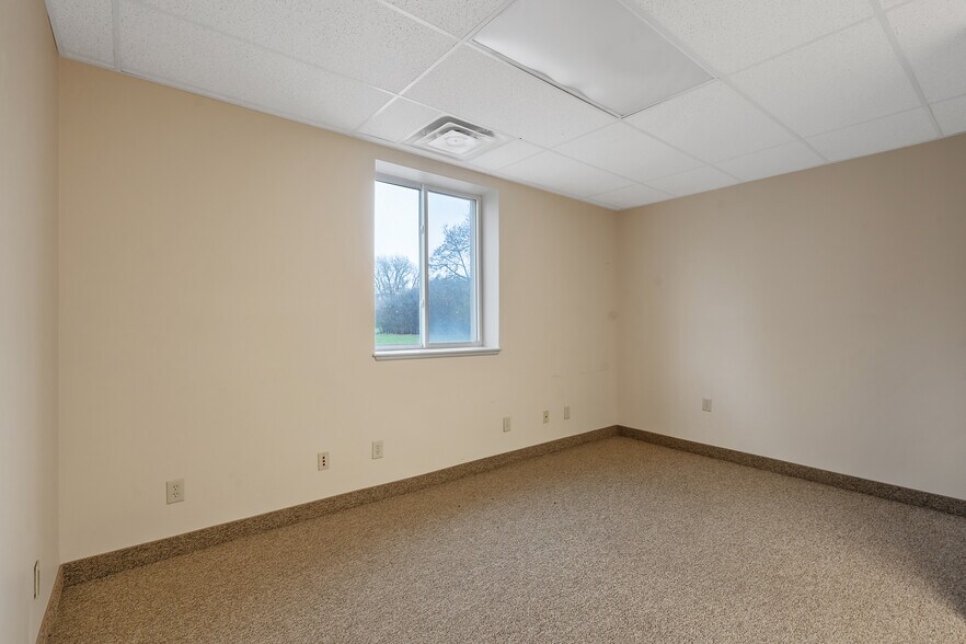 More Photos Of 34 Wright Ave, Auburn Truck Terminal For Sale