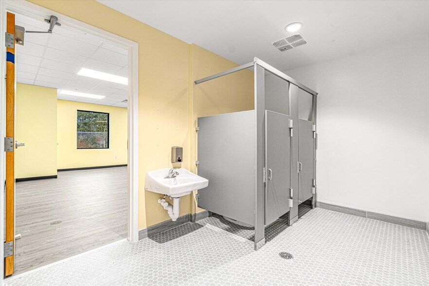 More Photos Of 481 Shores Blvd, Saint Augustine Medical For Sale