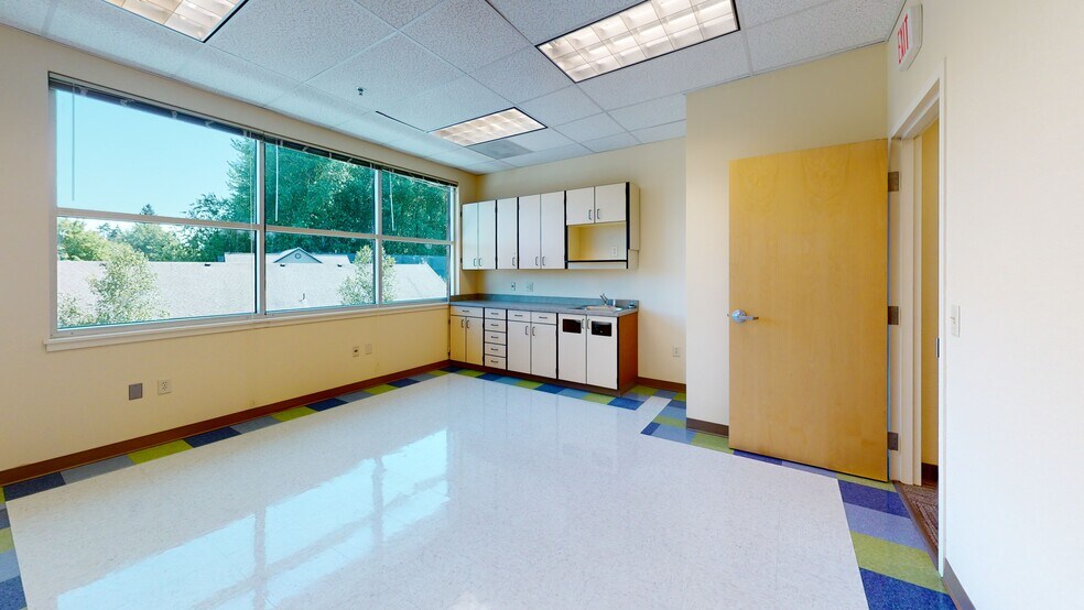 More Photos Of 693 Ray J. Glatt Cir, Woodburn Medical For Sale