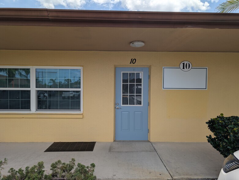 More Photos Of 13910 Fivay Rd, Hudson Medical For Lease