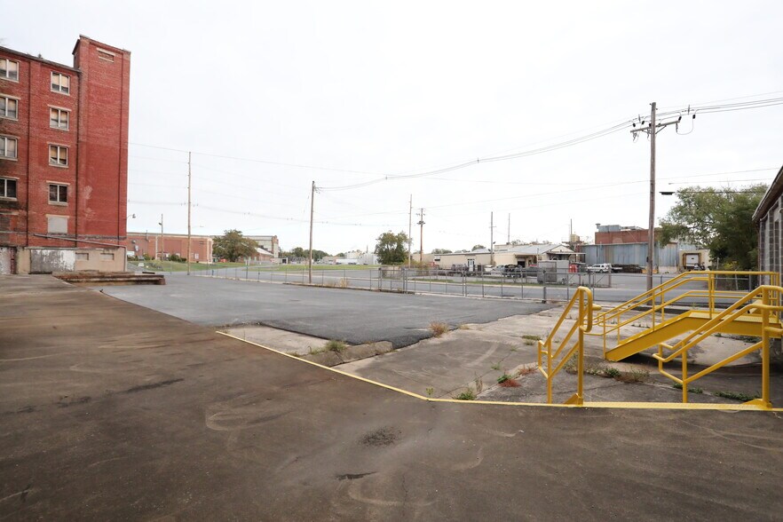 More Photos Of 50 Kennedy St, Chambersburg Warehouse For Sale