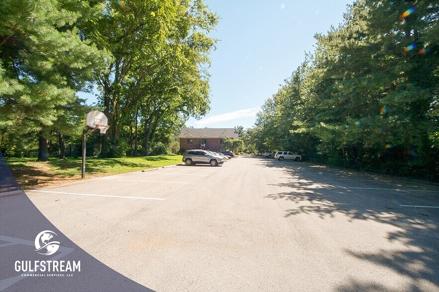 More Photos Of 3001 Taylor Springs Dr, Louisville Office For Sale