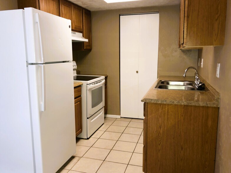 More Photos Of 619 E Ridgecrest Blvd, Ridgecrest Apartments For Sale