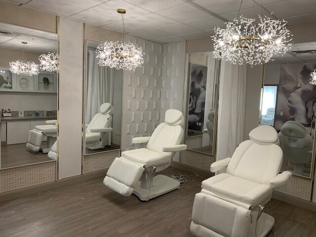 More Photos Of 2295 S Hiawassee Rd, Orlando Office For Sale