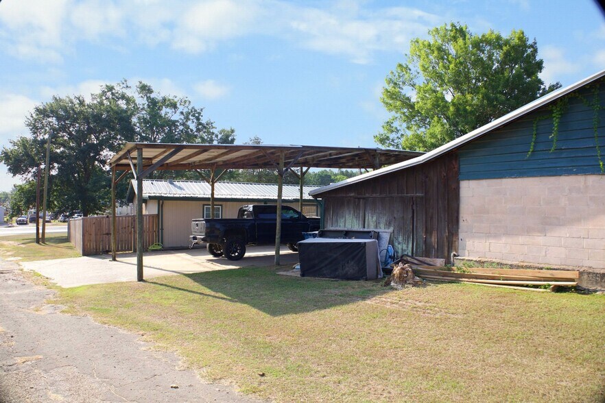 More Photos Of 3315 US Highway 259 N, Kilgore Light Distribution For Sale