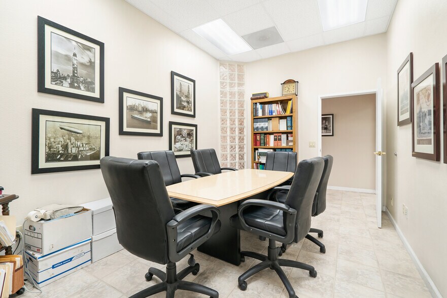 More Photos Of 4035 Market St, Riverside Office For Lease