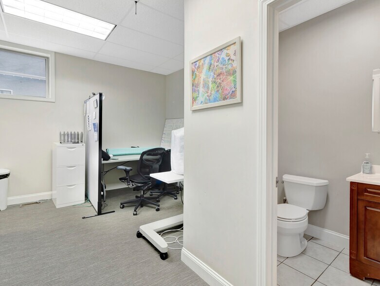 More Photos Of 1-5 N Main St, Mansfield Storefront Retail Residential For Lease