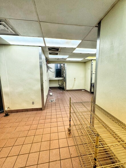 More Photos Of 3957-3985 Cottage Hill Rd, Mobile Unknown For Lease