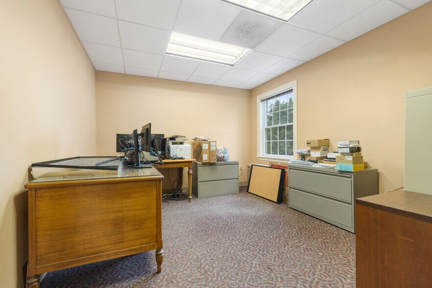 More Photos Of 828 Lynn Fells Pky, Melrose Office For Lease
