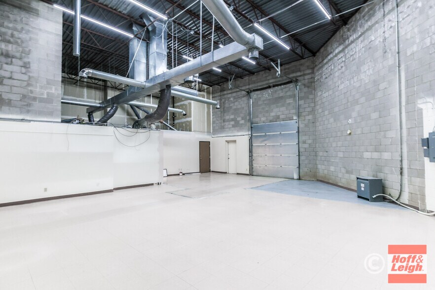 More Photos Of 4725 Town Center Dr, Colorado Springs Warehouse For Lease