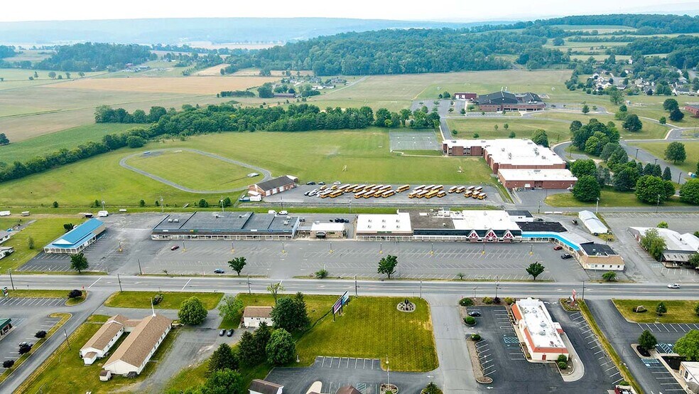 More Photos Of 45 E Chestnut St, Mifflinburg Unknown For Lease