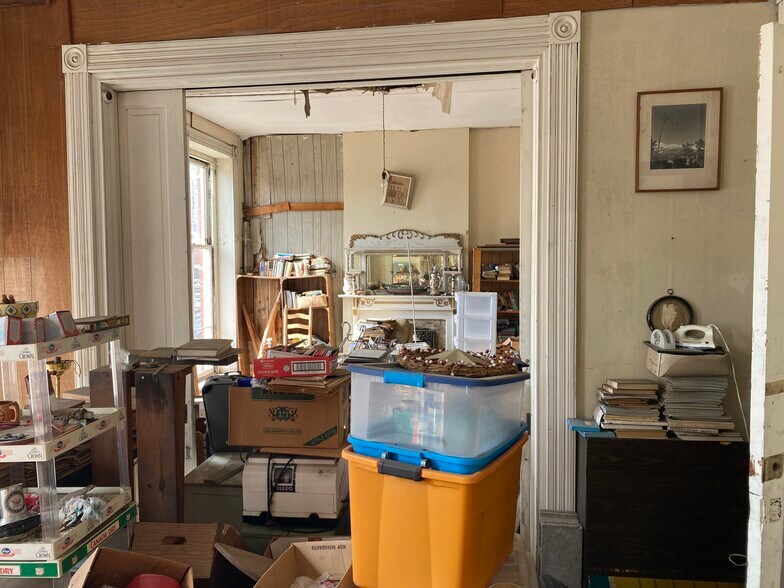 More Photos Of 226 6th St, Augusta Freestanding For Sale