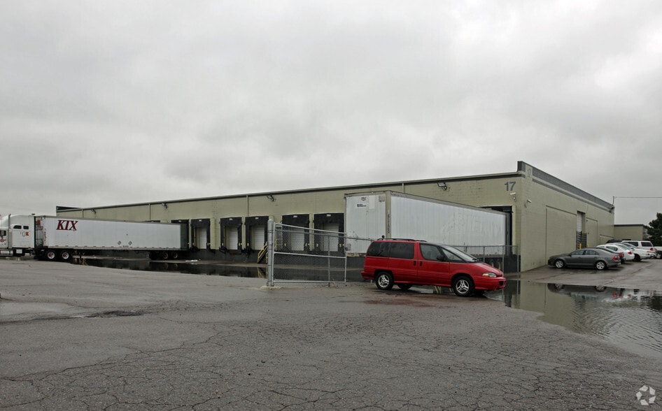 More Photos Of 29031-29045 Airport Dr, Romulus Unknown For Lease