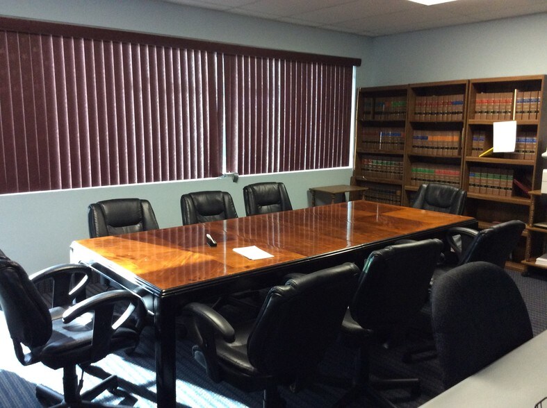 More Photos Of 10190-10300 NW 47th St, Sunrise Light Distribution For Lease