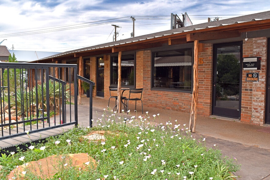 More Photos Of 2610 Salem Ave, Lubbock Unknown For Lease