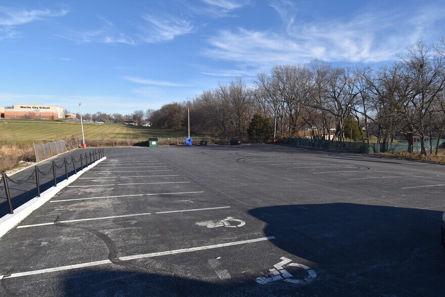 More Photos Of 330 E 135th St, Kansas City Restaurant For Sale