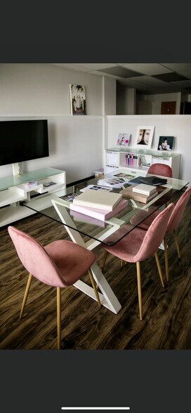 More Photos Of 20-22 W 2nd St, Sand Springs Loft Creative Space For Lease