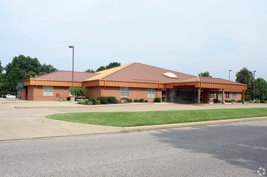 Primary Photo Of 1125 Professional Blvd, Evansville Medical For Sale