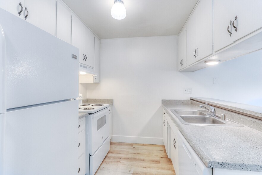 More Photos Of 1445 W 3rd St, Chico Apartments For Sale