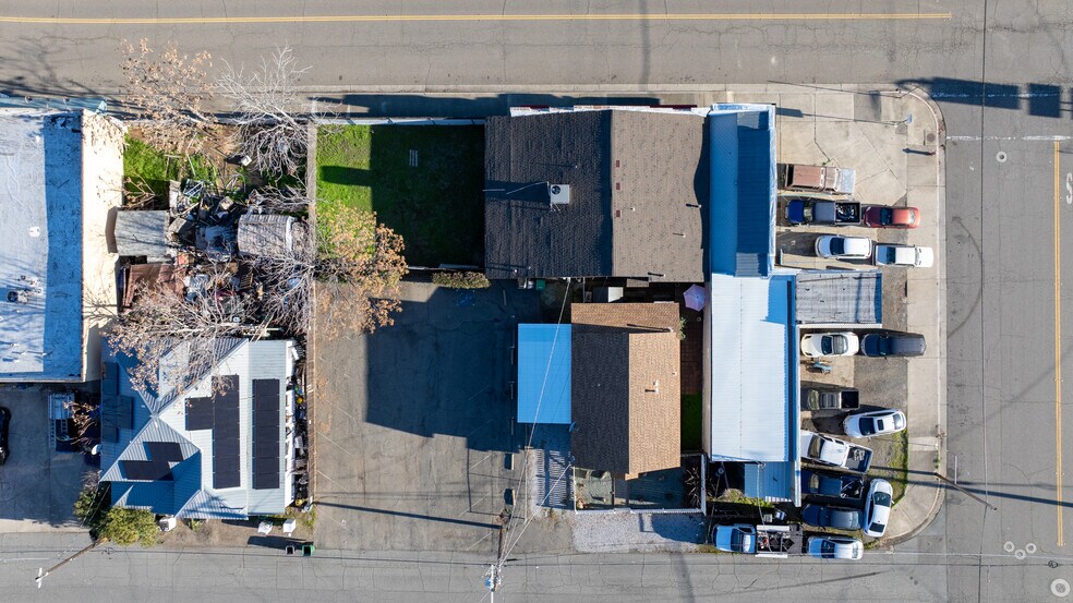 More Photos Of 2976 W Center St, Anderson Medical For Sale