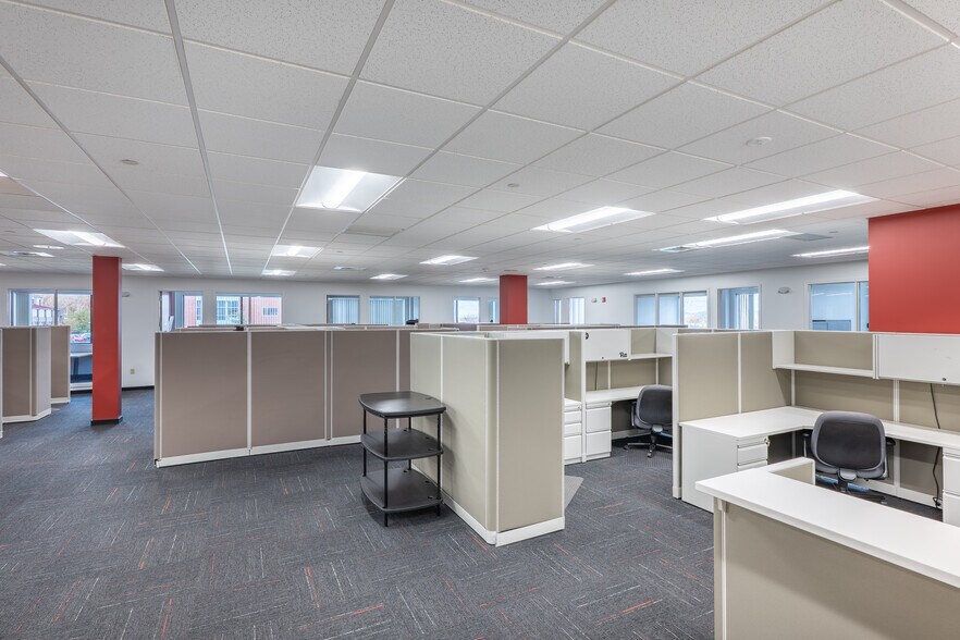 More Photos Of 4550 Lena Dr, Mechanicsburg Office For Lease