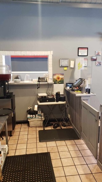 More Photos Of 2251-2259 W Taylor St, Chicago Restaurant For Lease