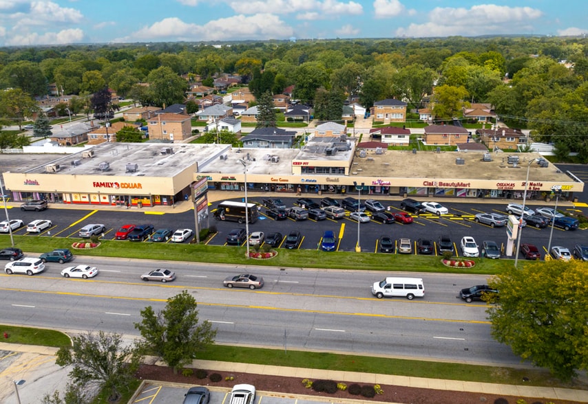 More Photos Of 1006-1058 E 162nd St, South Holland Storefront For Lease