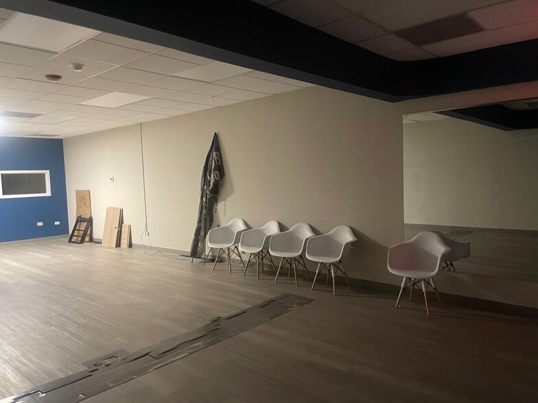 More Photos Of 22-28 Phelps Ave, Romeoville General Retail For Lease