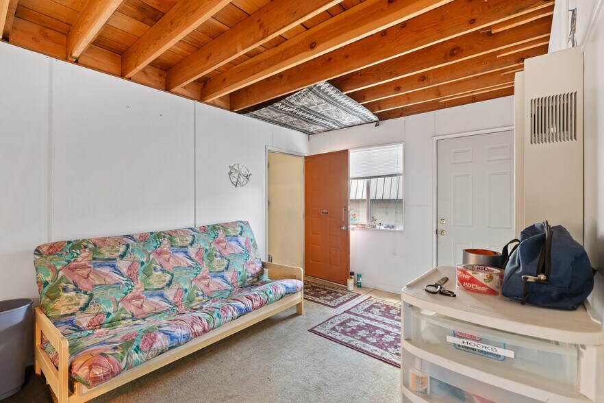 More Photos Of 5565 NE Stephens St, Winchester Auto Repair For Sale