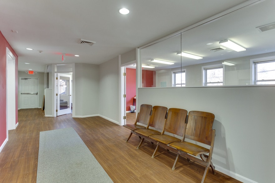 More Photos Of 1020 Princess St, Alexandria Loft Creative Space For Sale